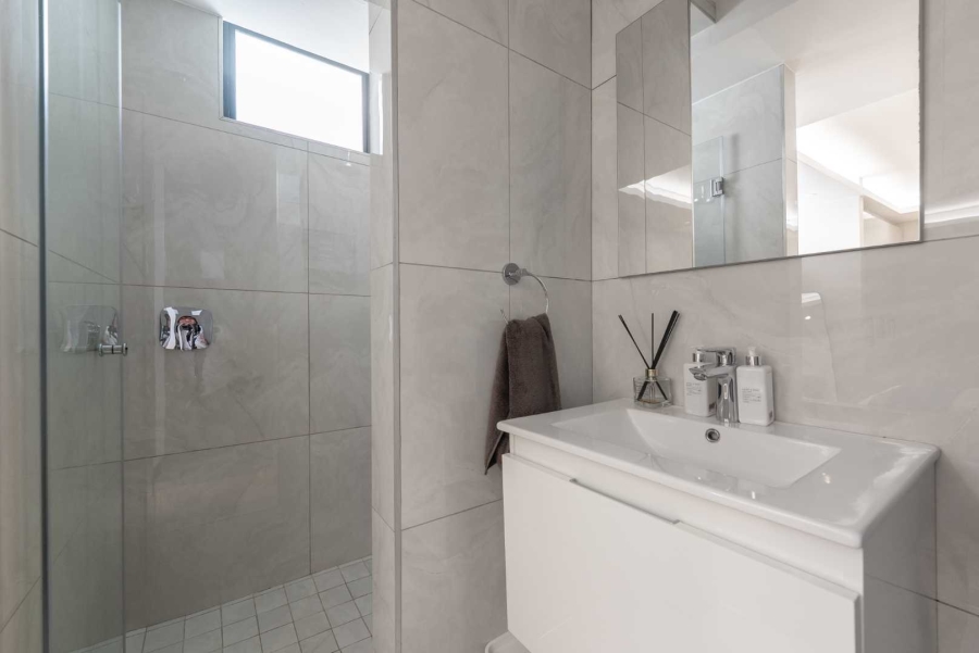 4 Bedroom Property for Sale in Bantry Bay Western Cape